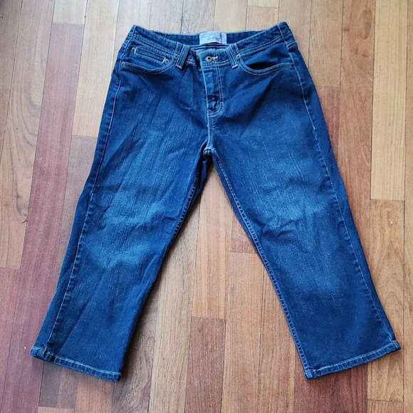 Signature by Levi Strauss Dark Wash Denim Cropped Jeans Size 10 - Picture 2 of 15